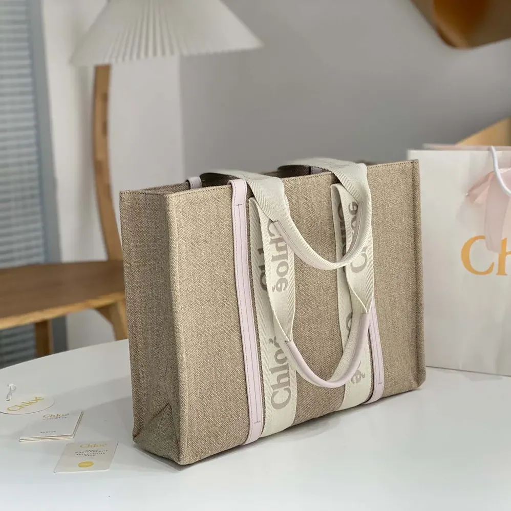 Chloe Woody Tote Bag in Linen for Women in Pink Chloe Woody Tote Bag in Linen for Women in Pink