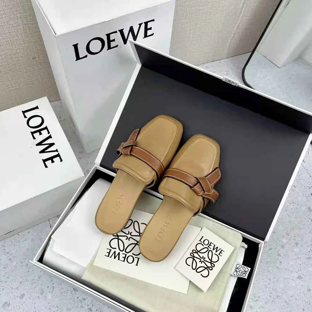 Loewe Gate Flat Mule in Calfskin for Women in Brown Loewe Gate Flat Mule in Calfskin for Women in Brown