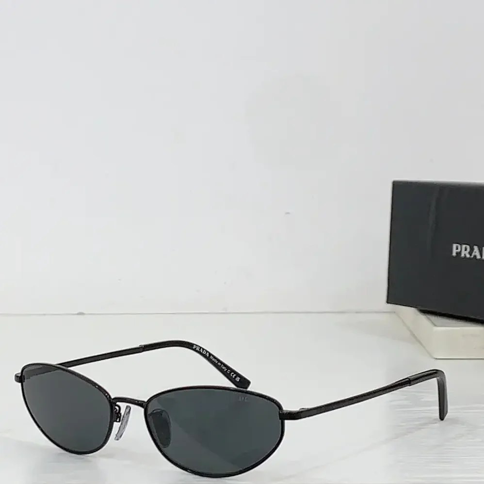 Prada Sunglasses with the Prada Logo for Unisex