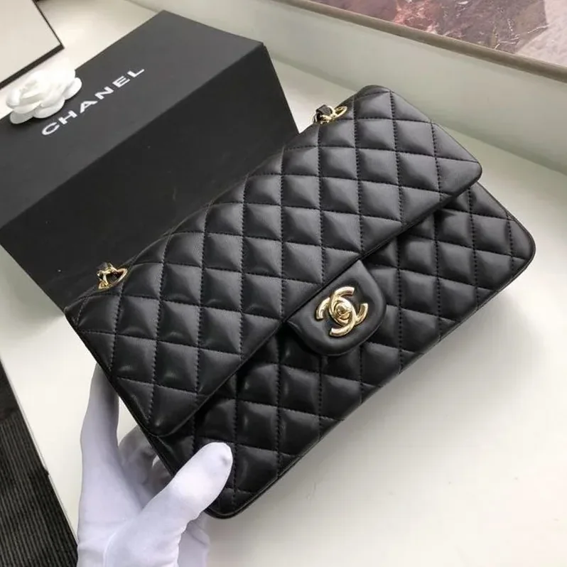 Special Set Chanel: Classic Flap Bag + Coco Crush Bracelet