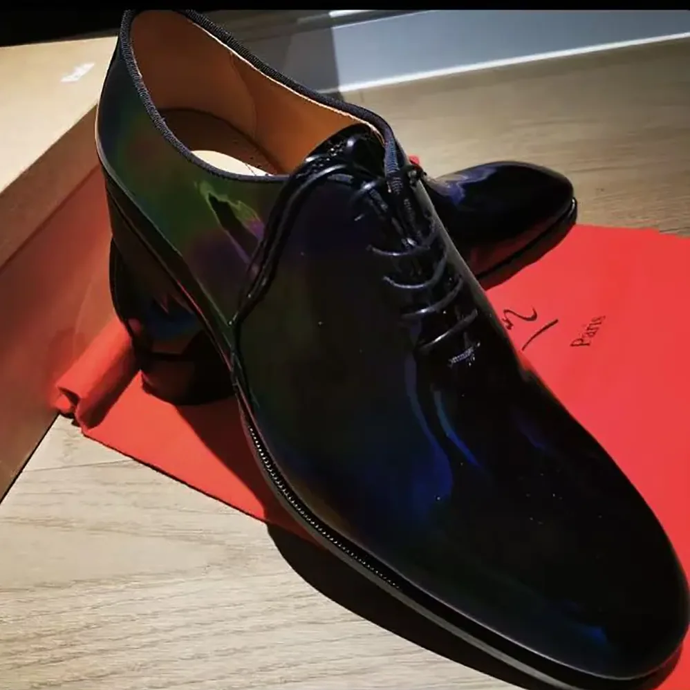 Christian Louboutin Pelvis Oxfords Patent Calf Leather for Men in Black Christian Louboutin Pelvis Oxfords Patent Calf Leather for Men in Black