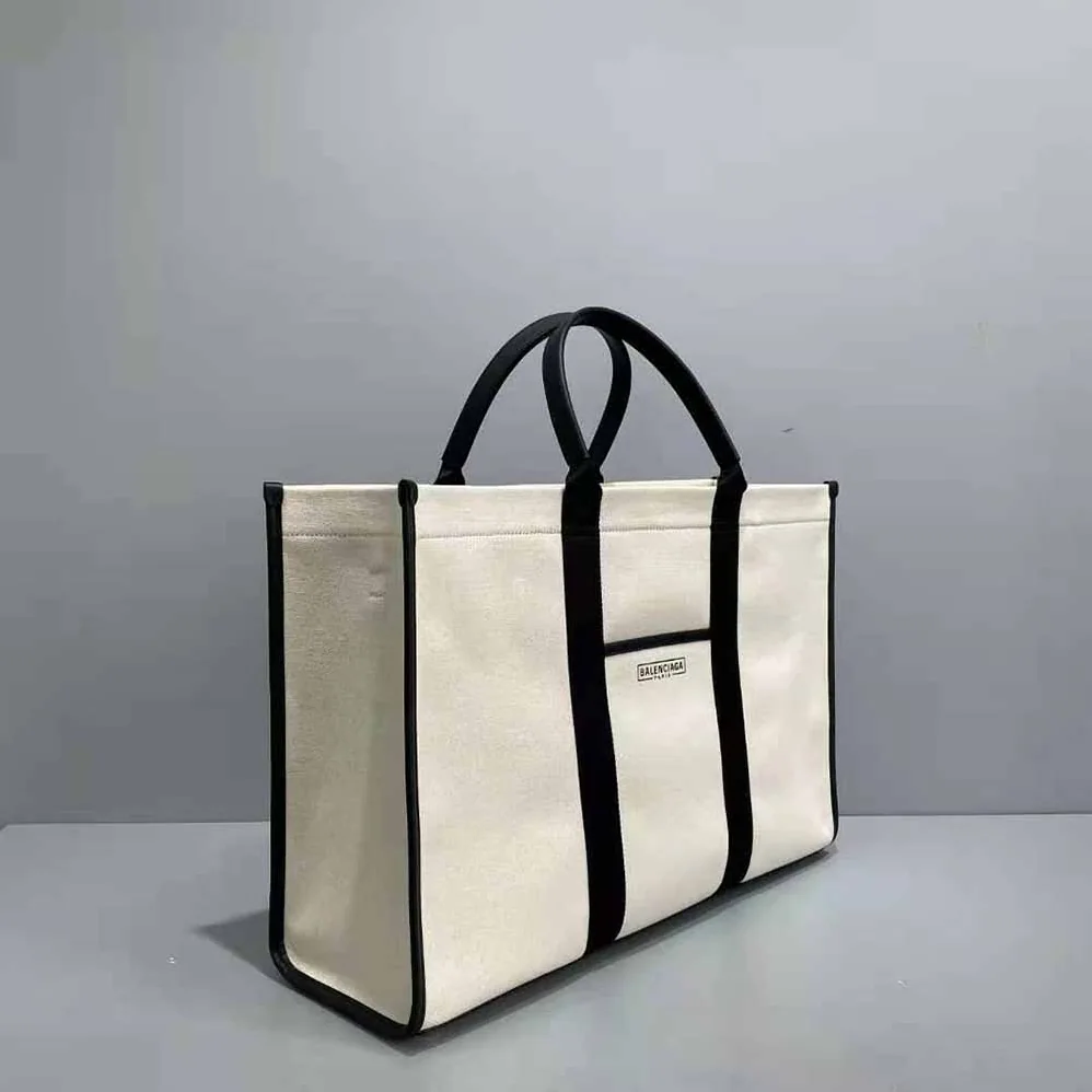 Balenciaga Hardware Large Tote Bag for Women in White Balenciaga Hardware Large Tote Bag for Women in White
