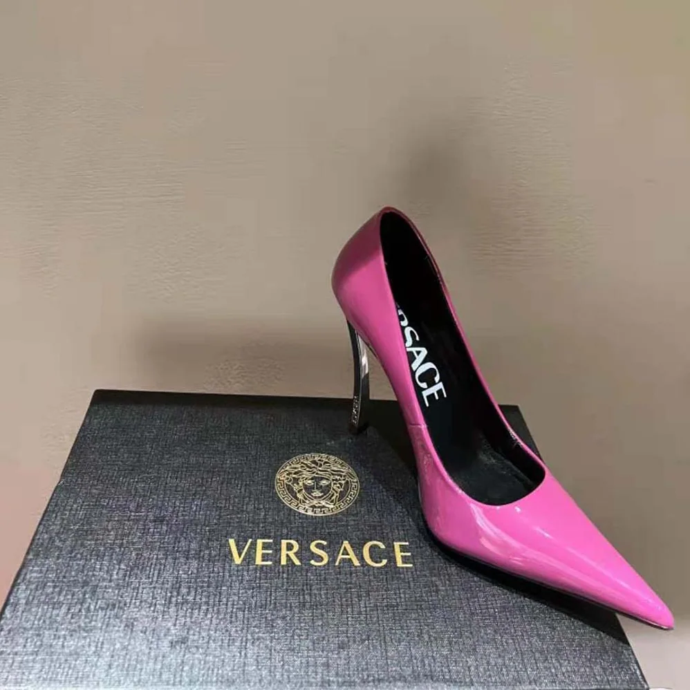 Versace Pin-Point Pumps Curved High Stiletto Heels for Women in Pink Versace Pin-Point Pumps Curved High Stiletto Heels for Women in Pink