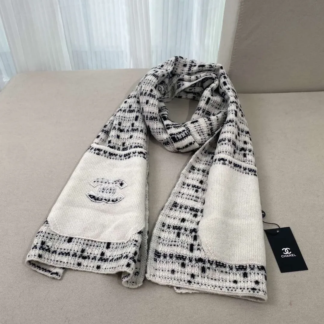 Chanel High in End Cashmere Scarf White Chanel High in End Cashmere Scarf White