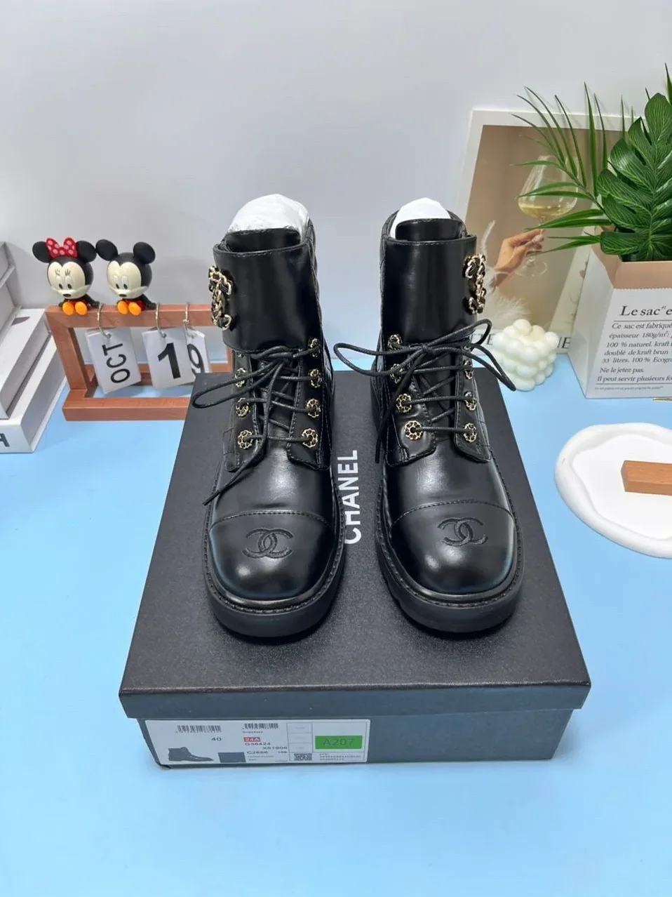 Chanel Lace in Ups Bright Black / Chanel Lace in Ups Bright Black /