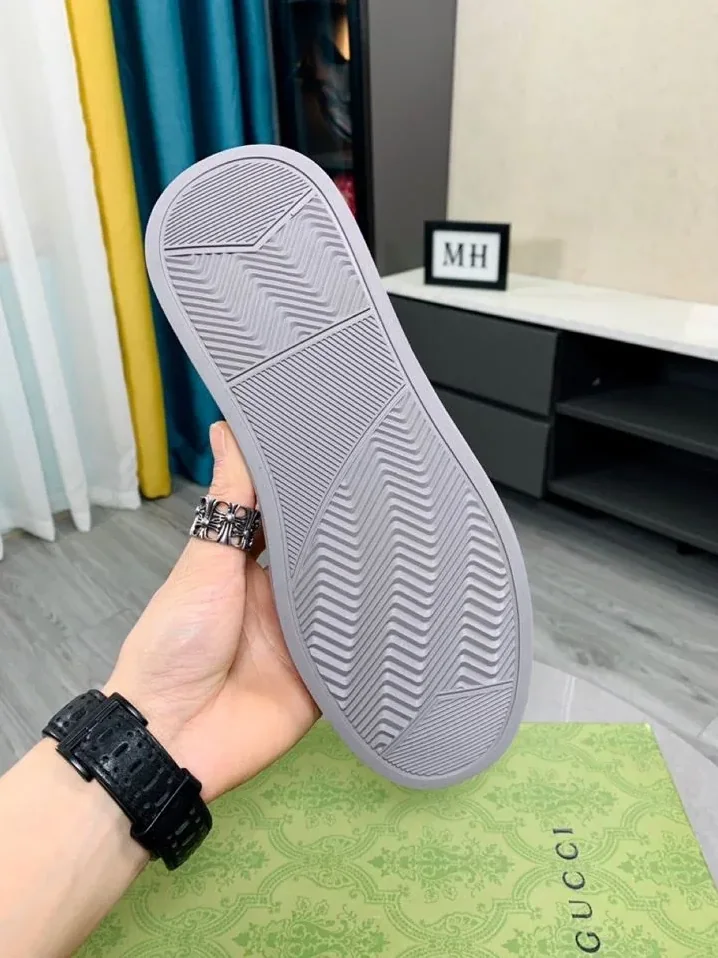 Gucci Logo GG Gucci Sneakers With Posedon Gray for Men Gucci Logo GG Gucci Sneakers With Posedon Gray for Men