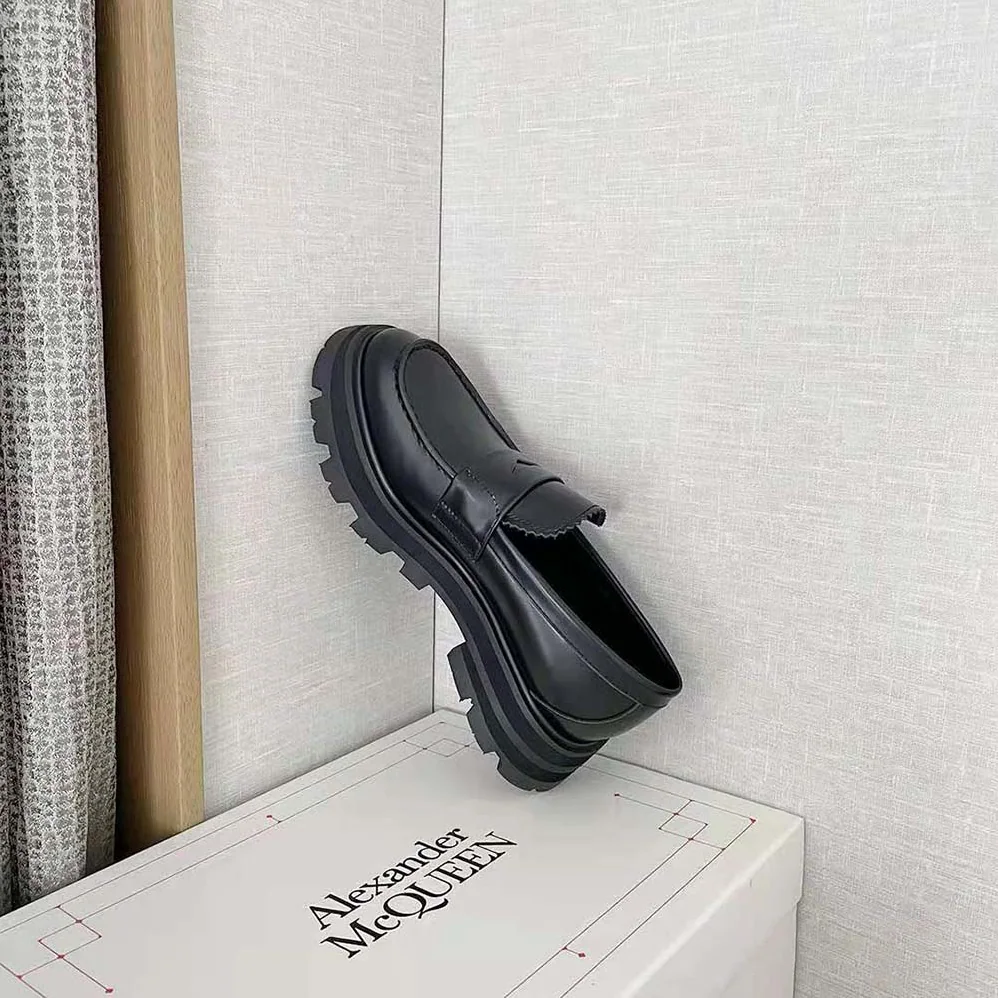Alexander Mcqueen Wander Loafer for Women in BLack Alexander Mcqueen Wander Loafer for Women in BLack