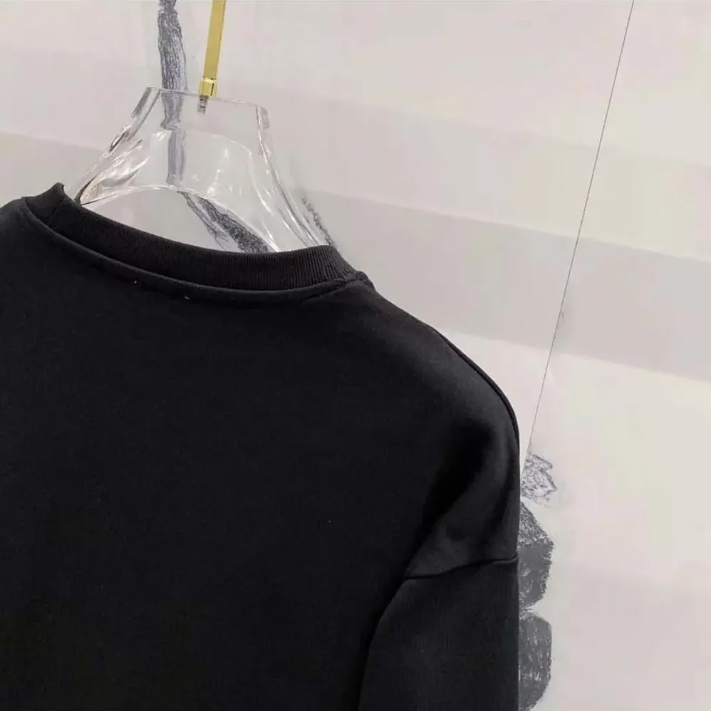 Loewe Anagram Regular Fit Sweatshirt in Cotton for Men in Black/Red Loewe Anagram Regular Fit Sweatshirt in Cotton for Men in Black/Red