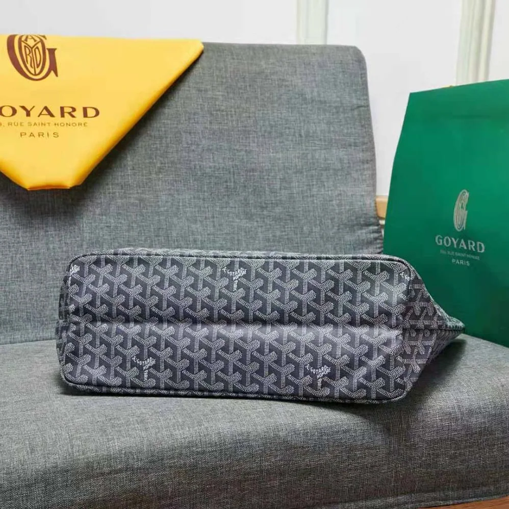 Goyard Sac Artois MM in Goyardine Canvas & Chevroches Calfskin for Women in Gray Goyard Sac Artois MM in Goyardine Canvas & Chevroches Calfskin for Women in Gray