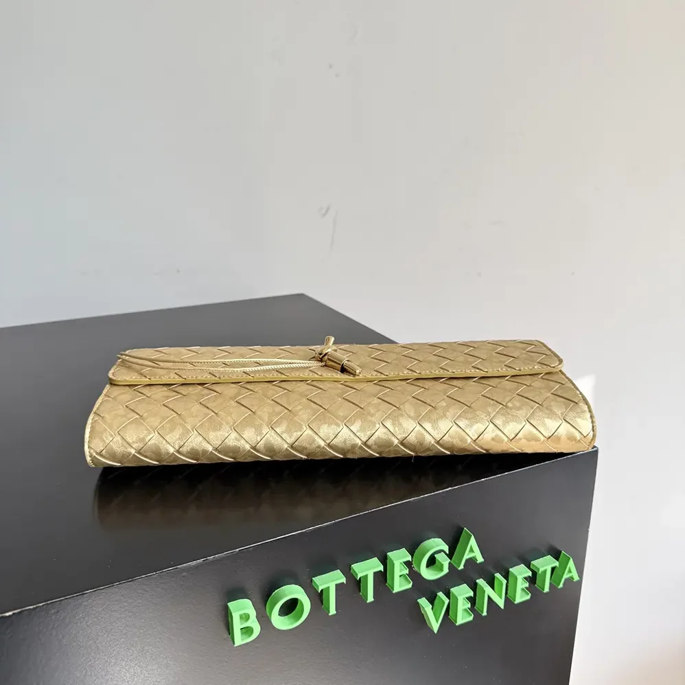 Bottega Veneta Andiamo Clutch for Women in Gold Bottega Veneta Andiamo Clutch for Women in Gold