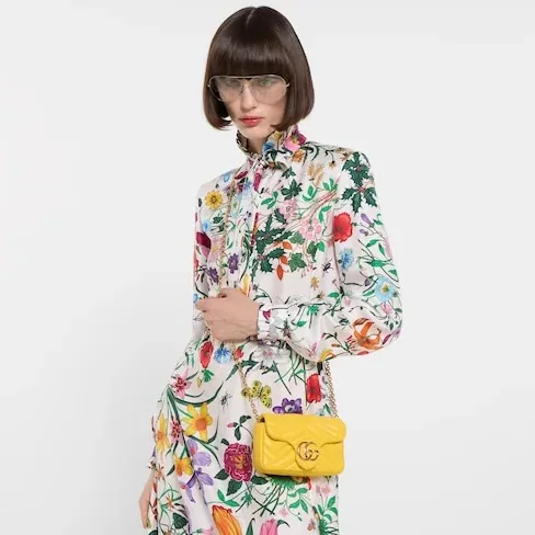 Gucci Marmont Mini Shoulder Bag in Yellow Gold Hardware Gucci Marmont Mini Shoulder Bag in Yellow Gold Hardware