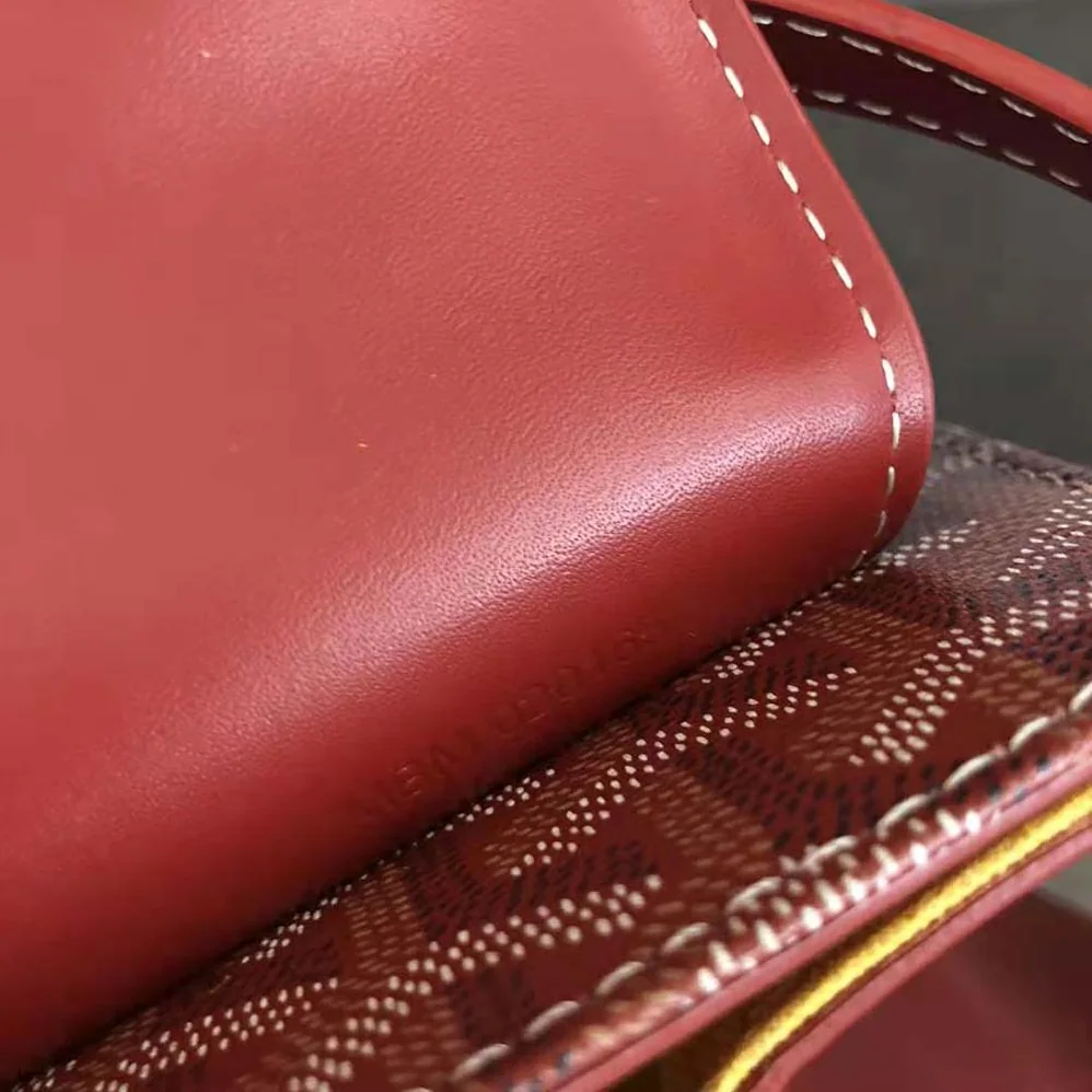 Goyard Sac Saïgon PM in Toile Goyardine & Clamecy Calfskin for Women in Red Goyard Sac Saïgon PM in Toile Goyardine & Clamecy Calfskin for Women in Red