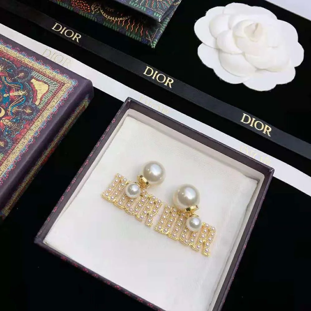 Dior Tribales Earrings Gold-Finish Metal and White Resin Pearls for Women Dior Tribales Earrings Gold-Finish Metal and White Resin Pearls for Women
