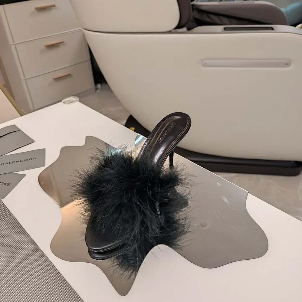 Balenciaga Boudoir 70mm Sandal in Black Feathers for Women Balenciaga Boudoir 70mm Sandal in Black Feathers for Women