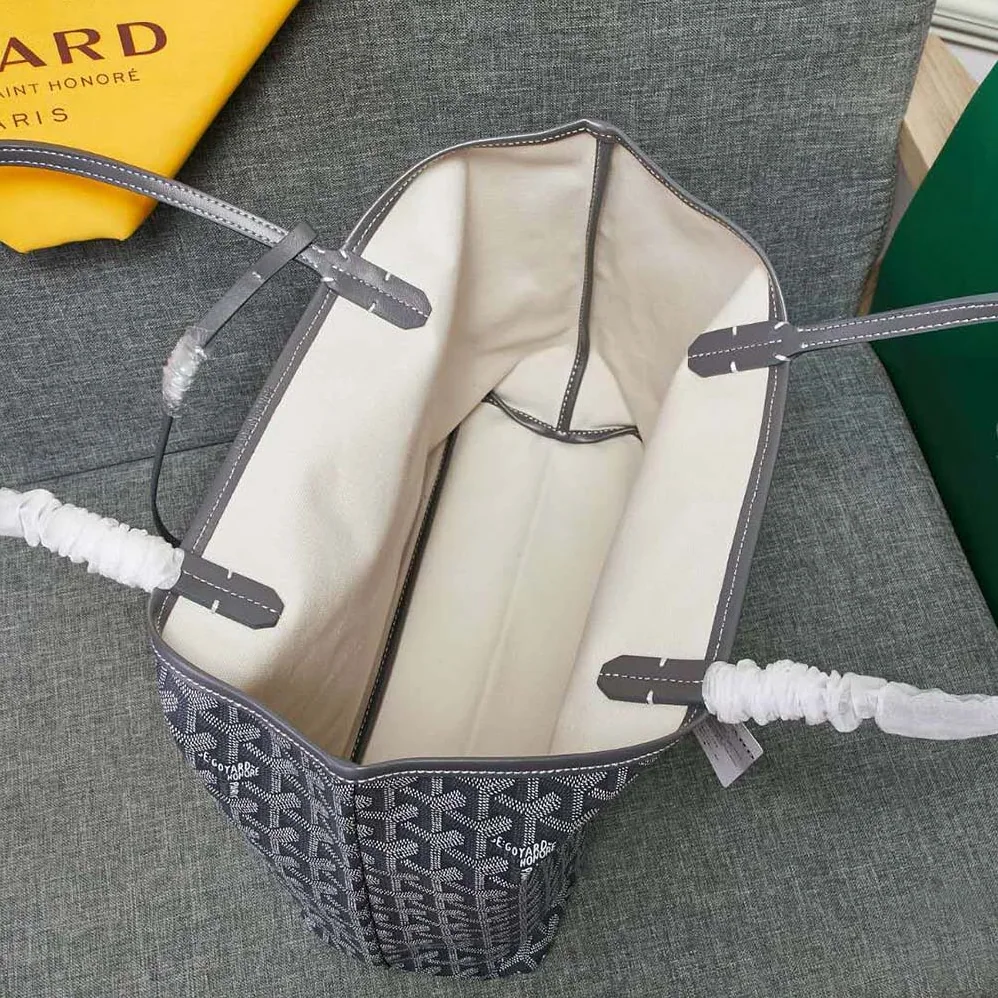 Goyard Sac Artois MM in Goyardine Canvas & Chevroches Calfskin for Women in Gray Goyard Sac Artois MM in Goyardine Canvas & Chevroches Calfskin for Women in Gray