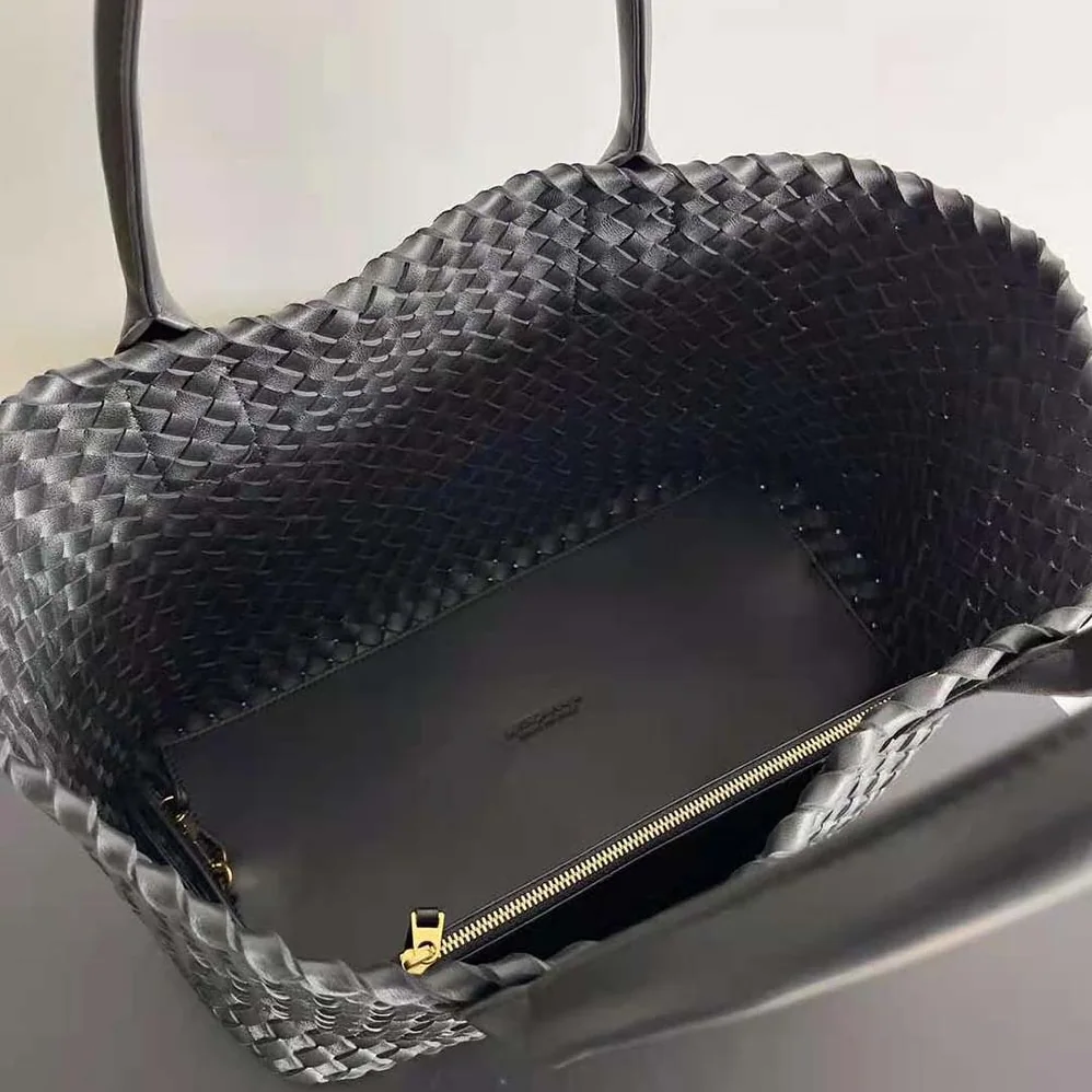 Bottega Veneta Medium Cabat Leather Tote Bag with Detachable Strap for Women in Black