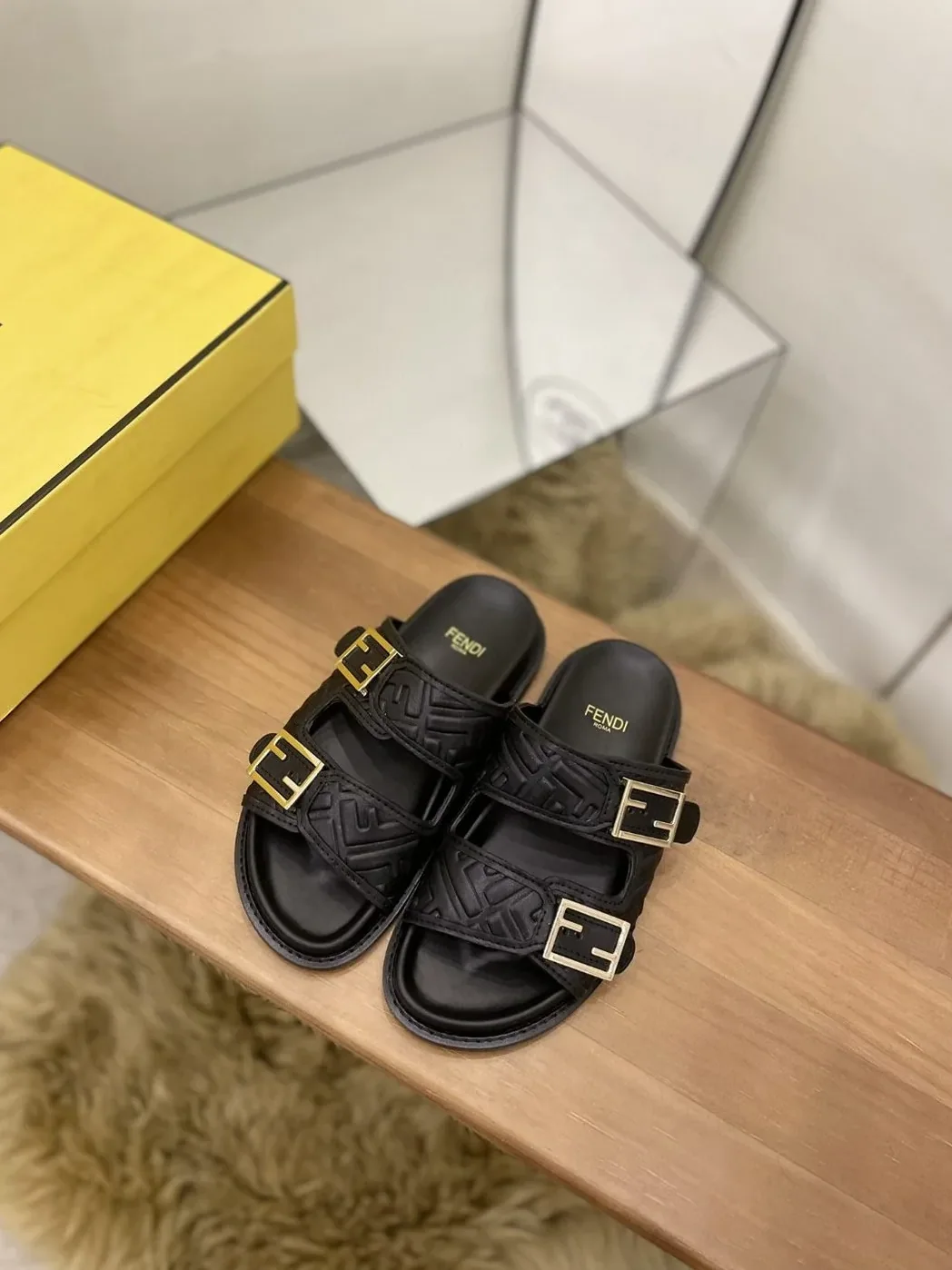 Fendi Feel Slides Black