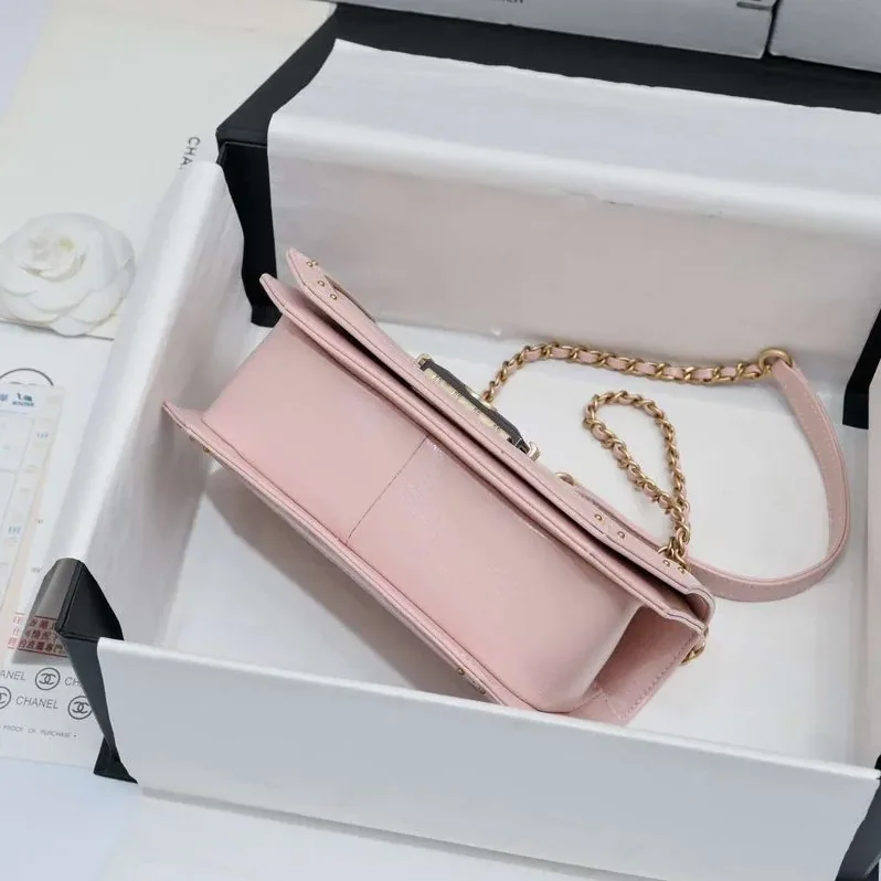 Chanel Sheep Crossbody Bag Pink / Chanel Sheep Crossbody Bag Pink /
