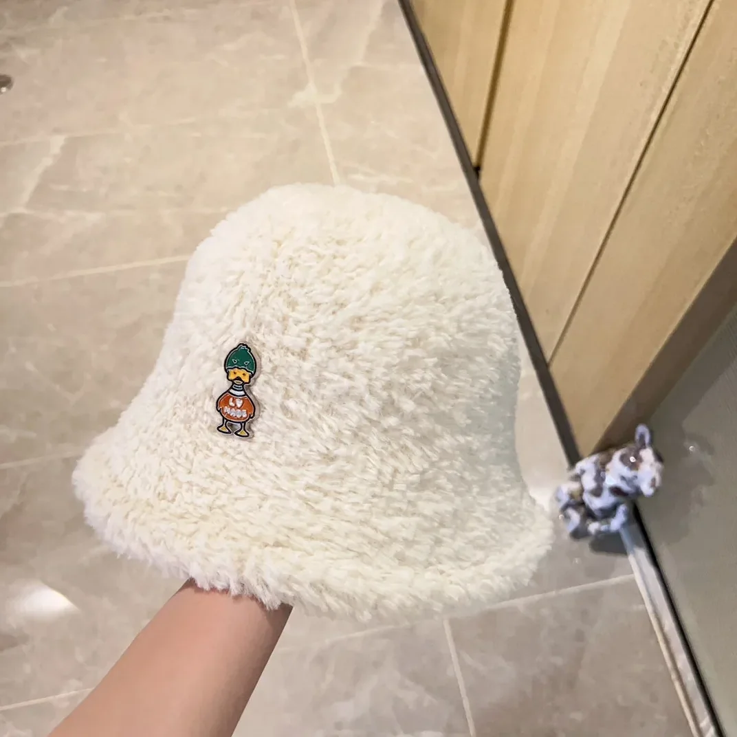 Louis Vuitton Duck Beanie LV White Louis Vuitton Duck Beanie LV White