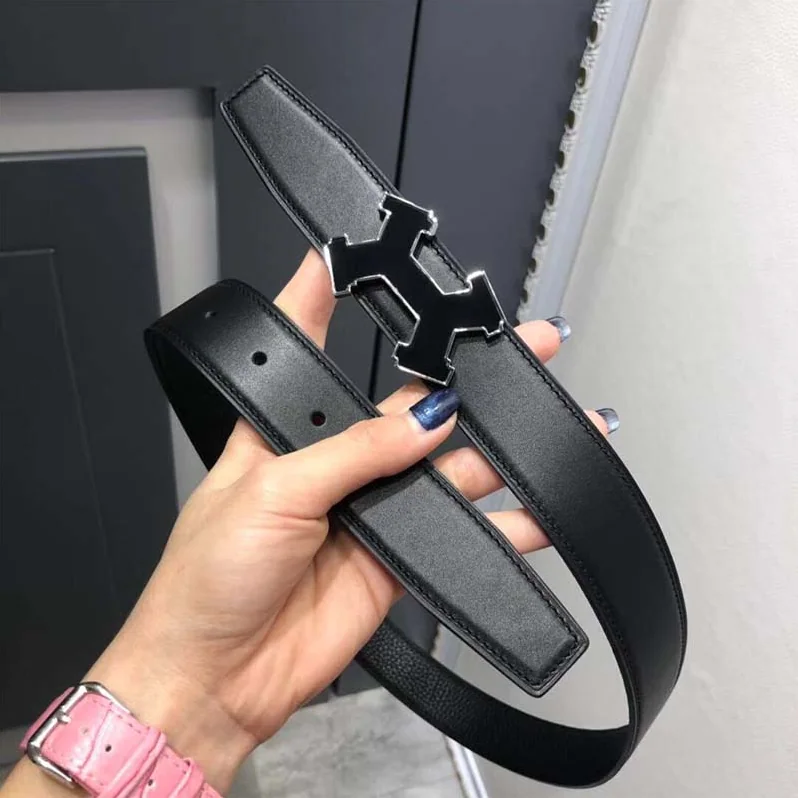 Hermes Street H Belt Buckle & Reversible Leather Strap 32 mm for Men in Black Hermes Street H Belt Buckle & Reversible Leather Strap 32 mm for Men in Black