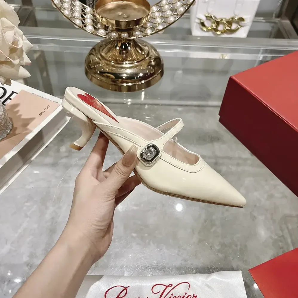 Roger Vivier Mary Jane Virgule Mules in Patent Leather for Women in White Roger Vivier Mary Jane Virgule Mules in Patent Leather for Women in White