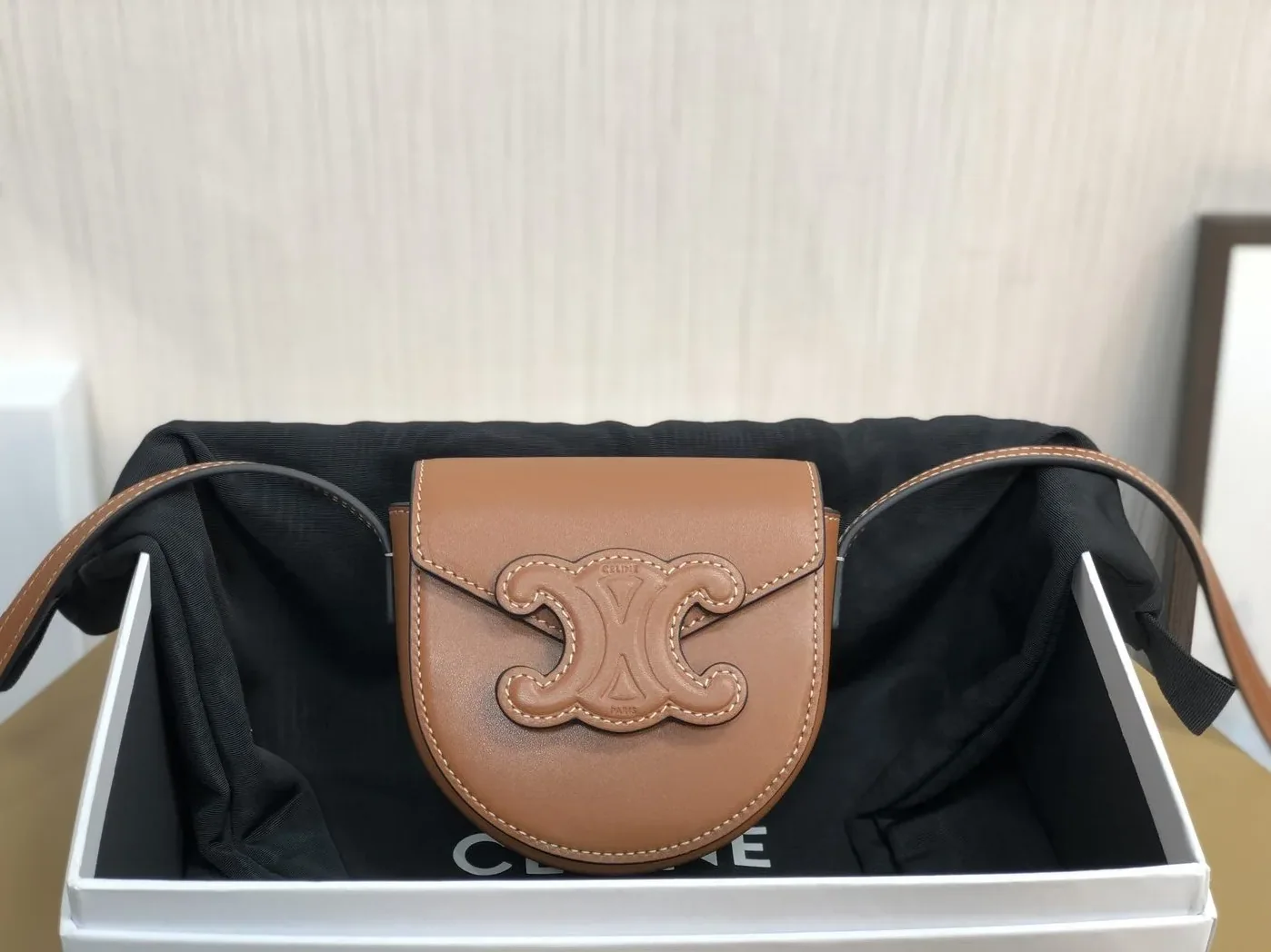 Celine Mini Besace Cuir Triomphe Brown /