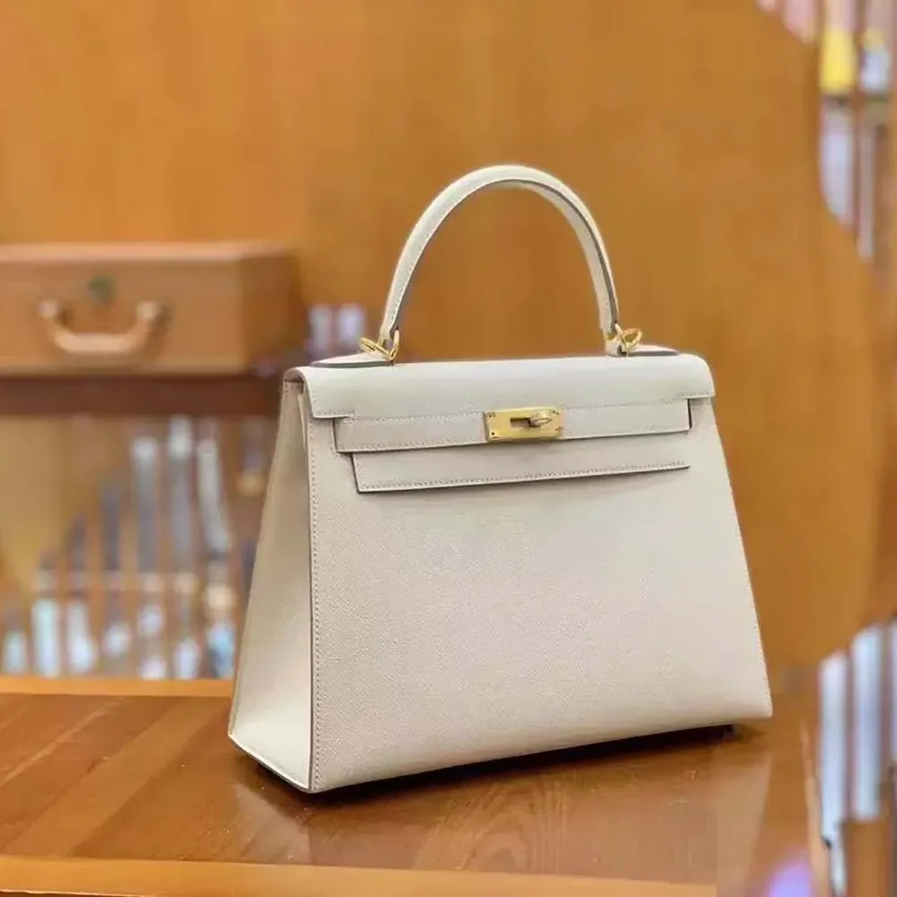 Hermes Kelly Bag 25 Epsom Leather for Women in White Hermes Kelly Bag 25 Epsom Leather for Women in White
