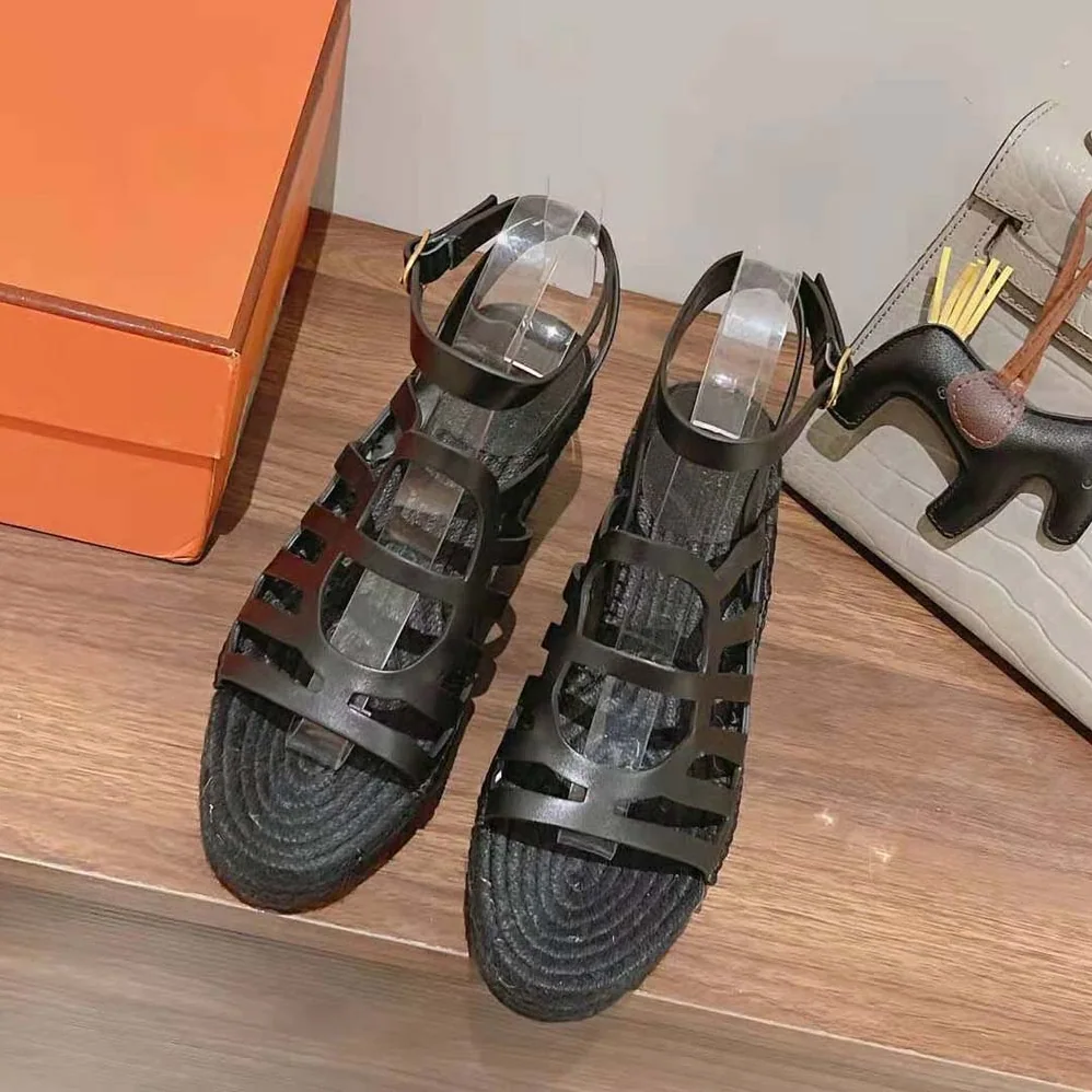 Hermes Catalya Espadrille in Calfskin with “Chaine D'Ancre” Motif for Women in Black Hermes Catalya Espadrille in Calfskin with “Chaine D'Ancre” Motif for Women in Black