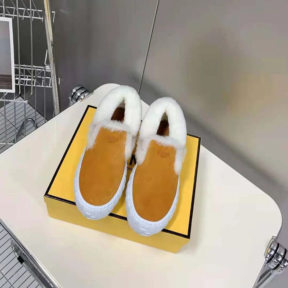 Fendi Force Yellow Suede Slip for Women in Ons