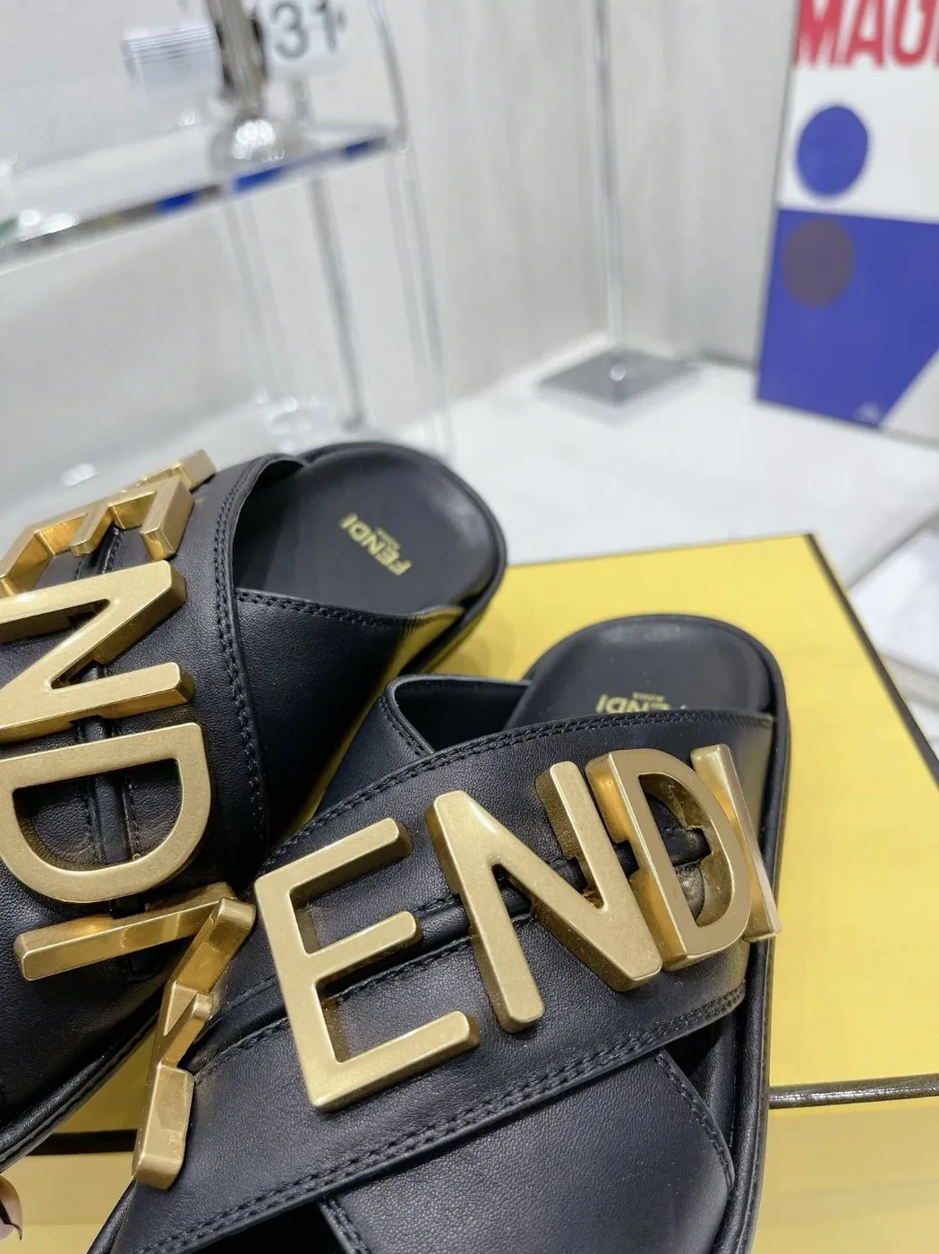 Fendi Graphy Black FF 8X8289AI1RF1H1K Fendi Graphy Black FF 8X8289AI1RF1H1K