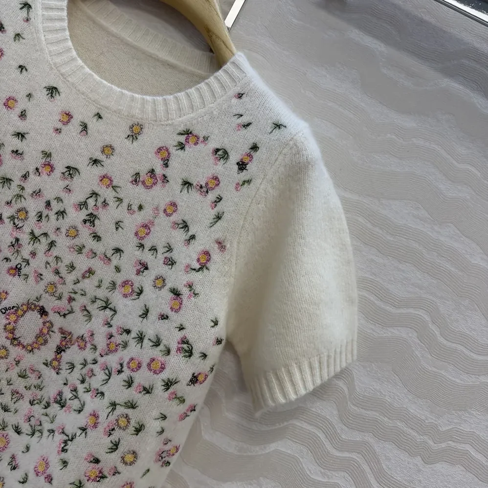 Dior Short-Sleeved Embroidered Sweater Multicolor Daisy Garden Cashmere Knit for Women Dior Short-Sleeved Embroidered Sweater Multicolor Daisy Garden Cashmere Knit for Women