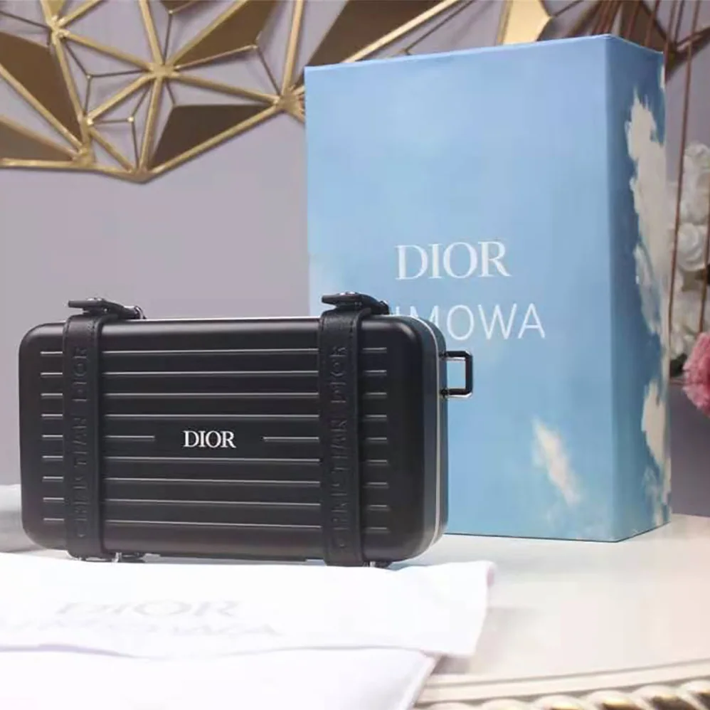 Dior Dior and Rimowa Personal Clutch Aluminum and Grained Calfskin for Men in Black Dior Dior and Rimowa Personal Clutch Aluminum and Grained Calfskin for Men in Black