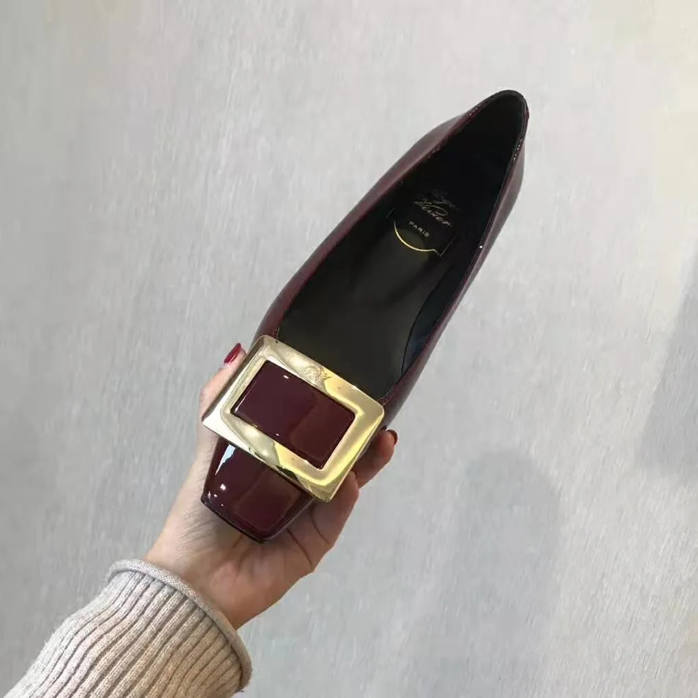 Roger Vivier Belle Vivier Pumps in Patent Leather for Women in Red