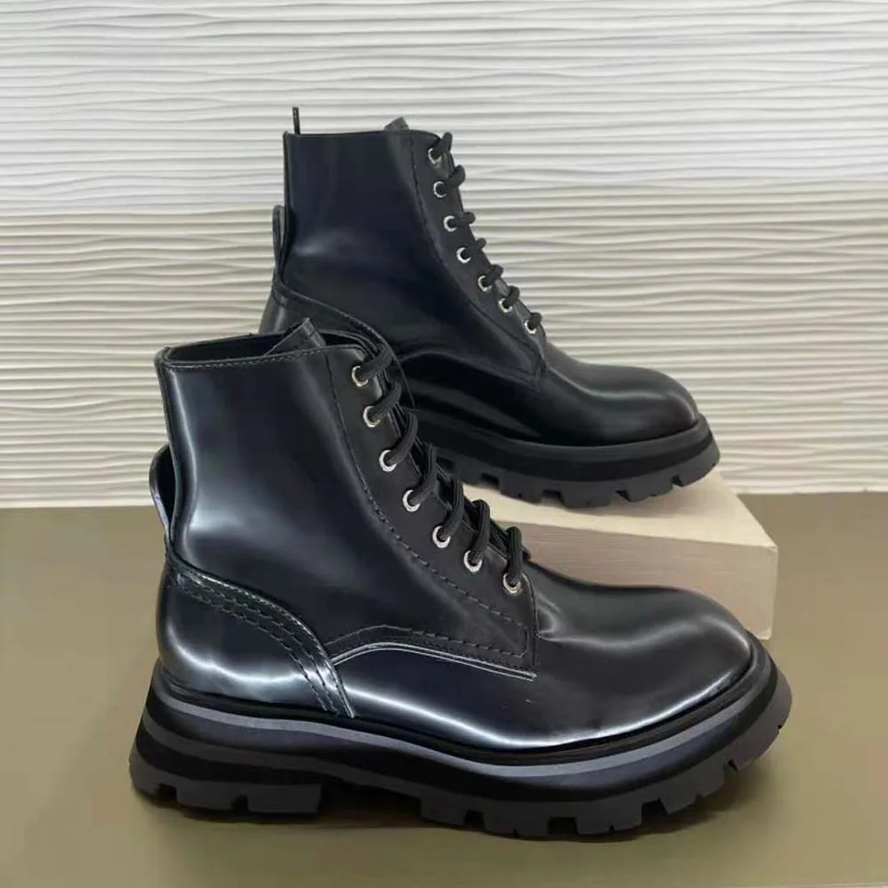 Alexander Mcqueen Wander Black Shiny Spazzolato Calf Leather Lace for Women in up Boot