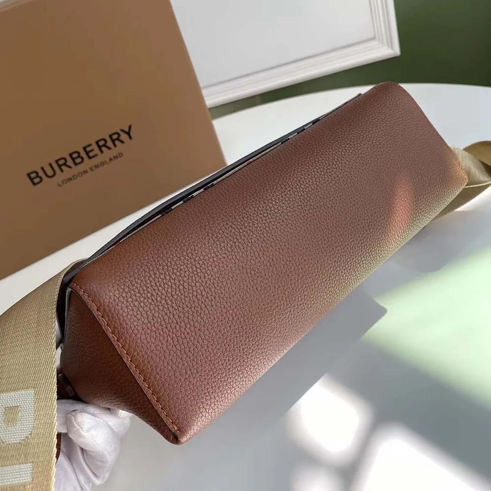 Burberry Vintage Check and Leather Note Crossbody Bag for Women in Brown Burberry Vintage Check and Leather Note Crossbody Bag for Women in Brown