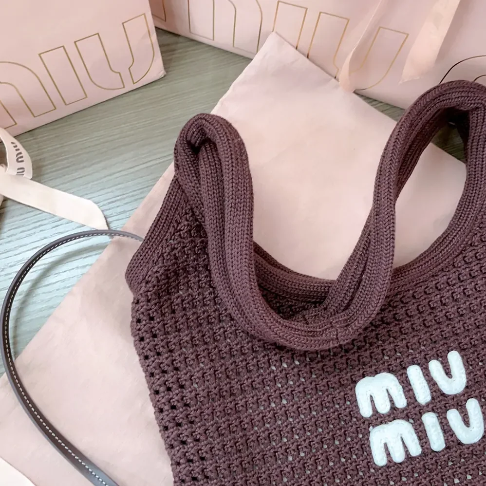 Miu Miu Ivy Raffia for Women in Effect Woven Tote Bag Miu Miu Ivy Raffia for Women in Effect Woven Tote Bag