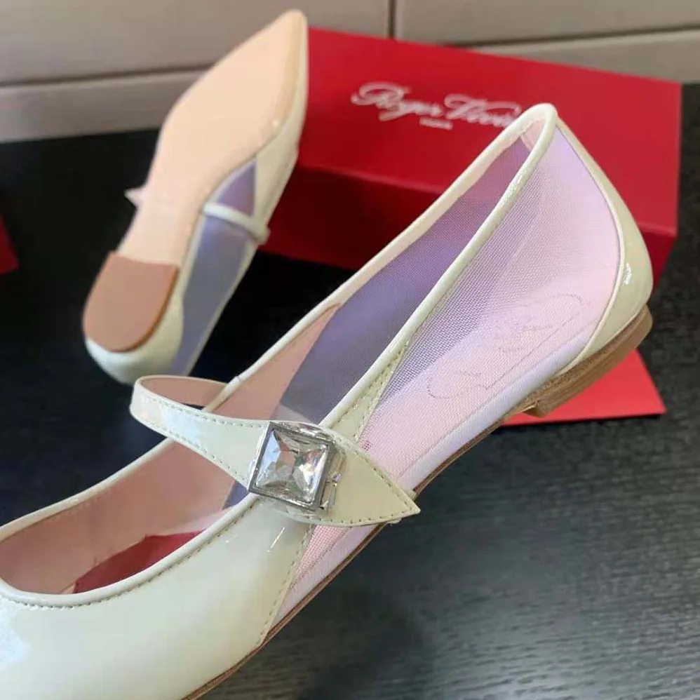 Roger Vivier Babies Ballerinas in Patent Leather for Women in White Roger Vivier Babies Ballerinas in Patent Leather for Women in White