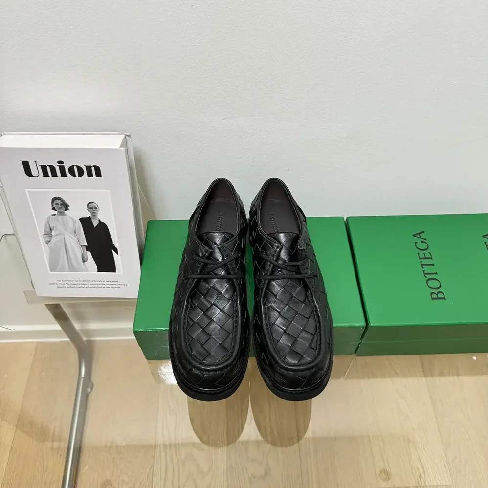 Bottega Veneta Haddock Lace-Up Shoe for Unisex in Black