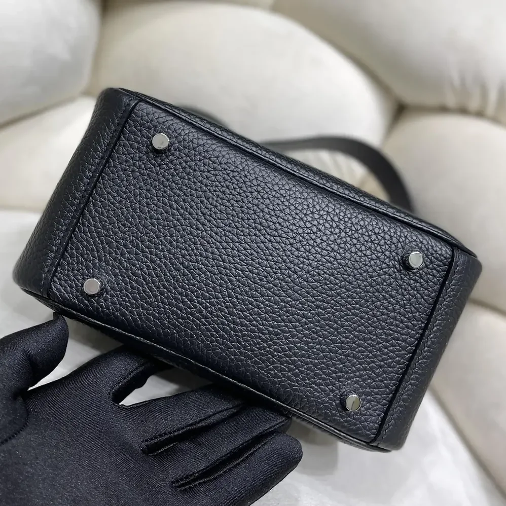 Hermes Lindy Mini 19 in Clemence Leather for Women in Black/Silver Hermes Lindy Mini 19 in Clemence Leather for Women in Black/Silver