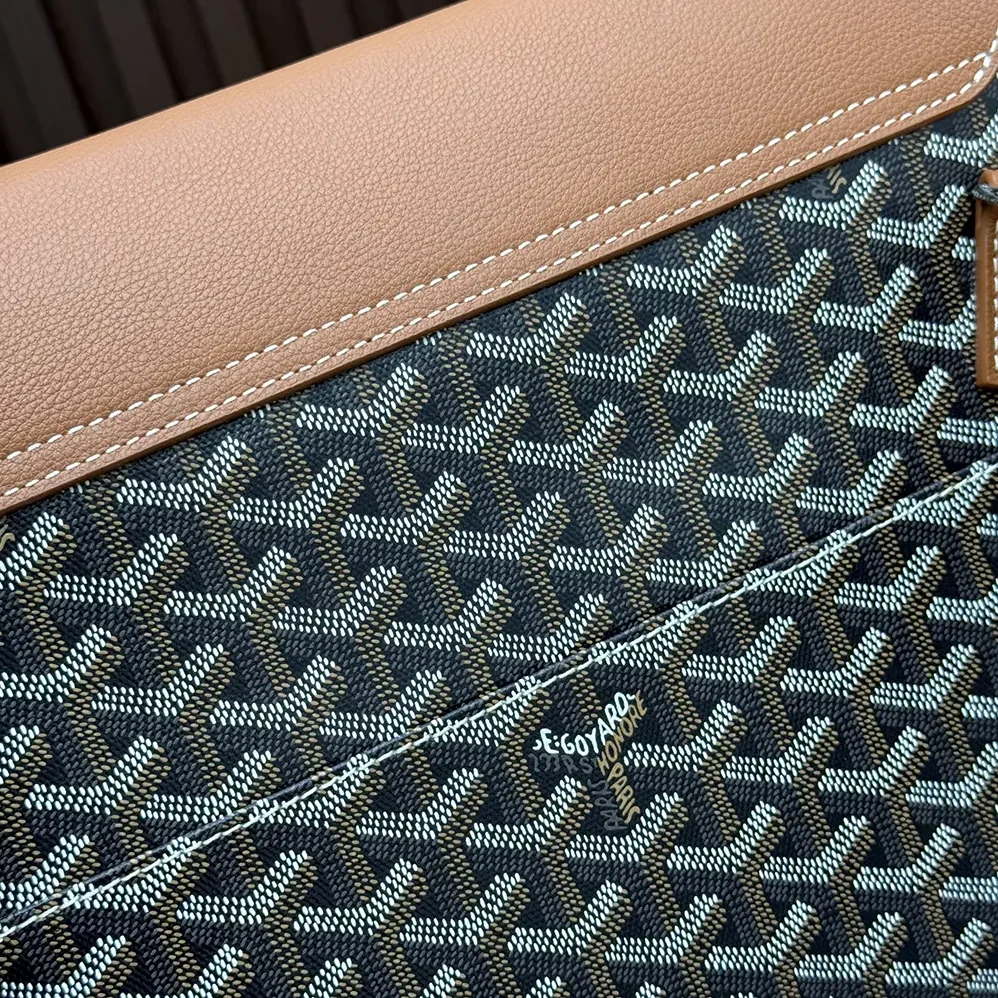 Goyard Coursier Messenger Bag for Unisex in Tan