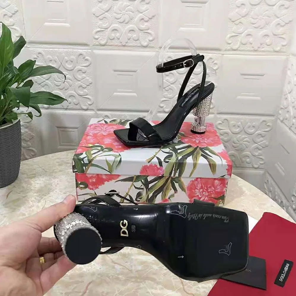 Dolce Gabbana D&G Polished Calfskin Pumps for Women Dolce Gabbana D&G Polished Calfskin Pumps for Women