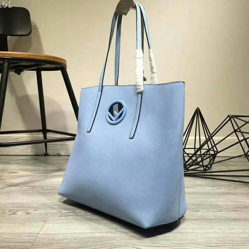Fendi Leather Logo Shopper Bag for Women in Blue Fendi Leather Logo Shopper Bag for Women in Blue