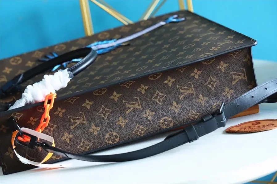 Sac Plat Messenger Monogram Brown /