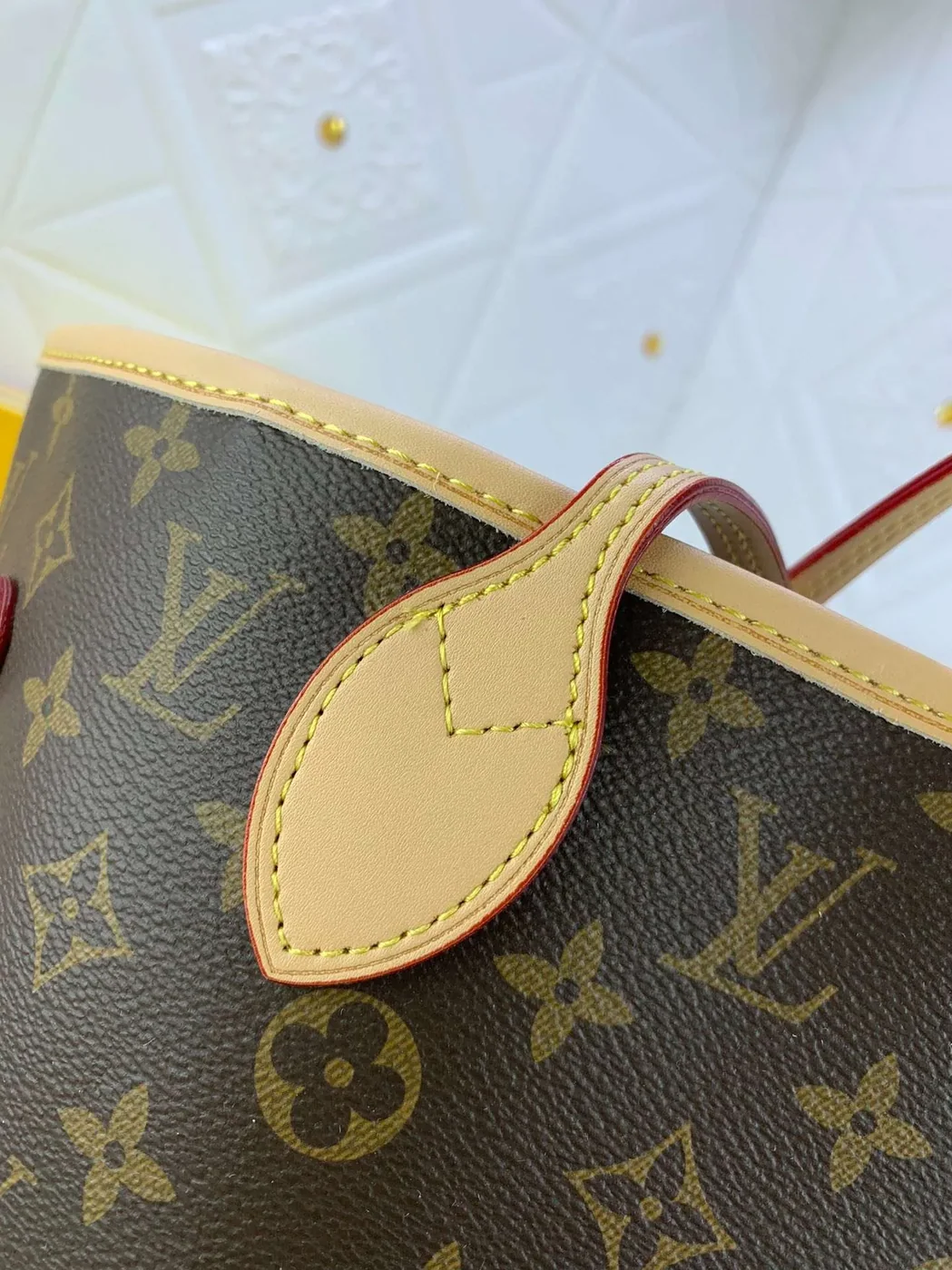 Louis Vuitton LV x YK Neverfull MM Tote Bag in Brown Monogram Gold Hardware Louis Vuitton LV x YK Neverfull MM Tote Bag in Brown Monogram Gold Hardware