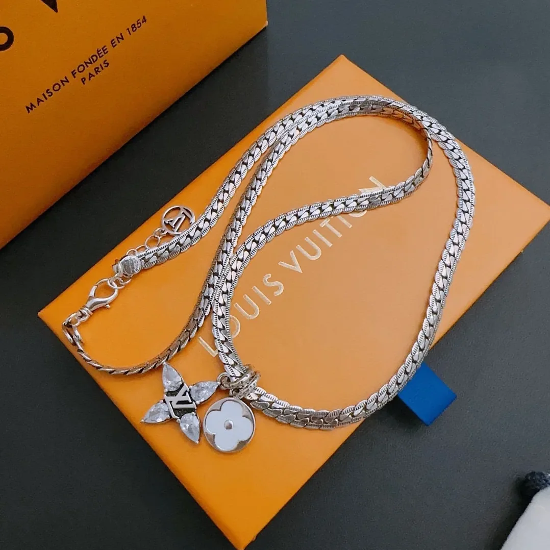 Louis Vuitton Necklace Silver Louis Vuitton Necklace Silver