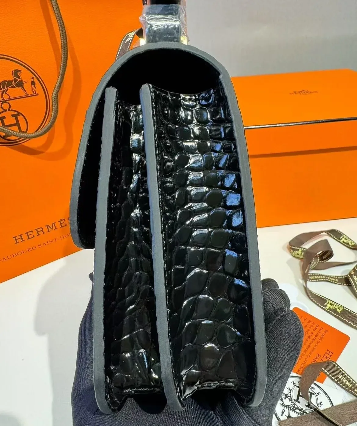 Hermes Constance 23 Pattern Crocodile Black