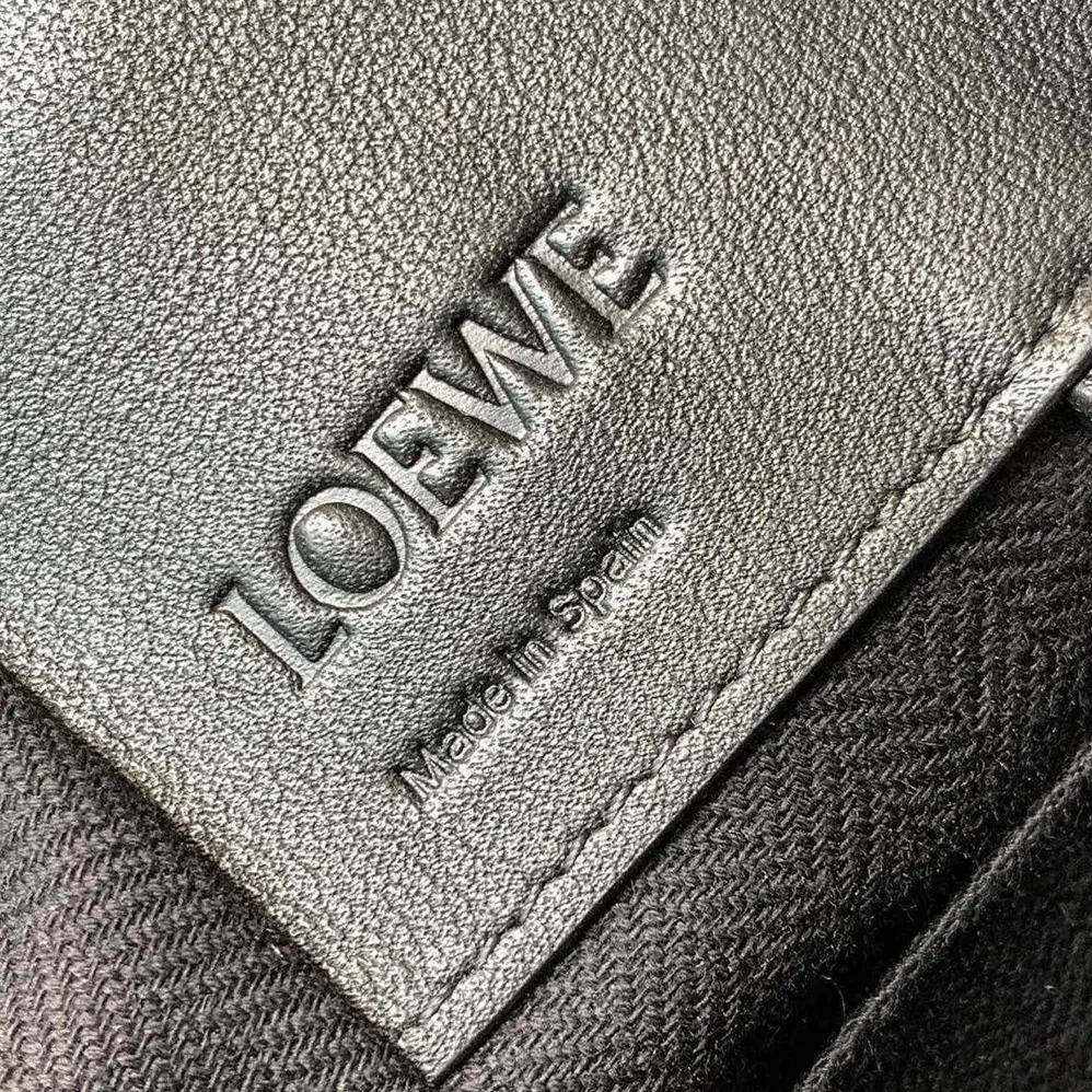Loewe Compact Hammock Bag in in Classic Calfskin for Unisex in Black Loewe Compact Hammock Bag in in Classic Calfskin for Unisex in Black