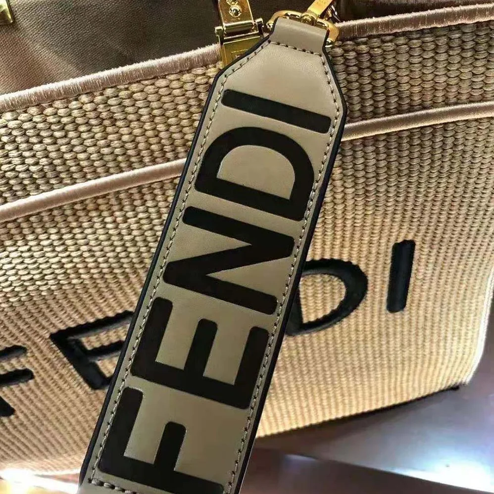 Fendi Wallet on Chain with Pouches Woven Straw Shopper for Women Fendi Wallet on Chain with Pouches Woven Straw Shopper for Women