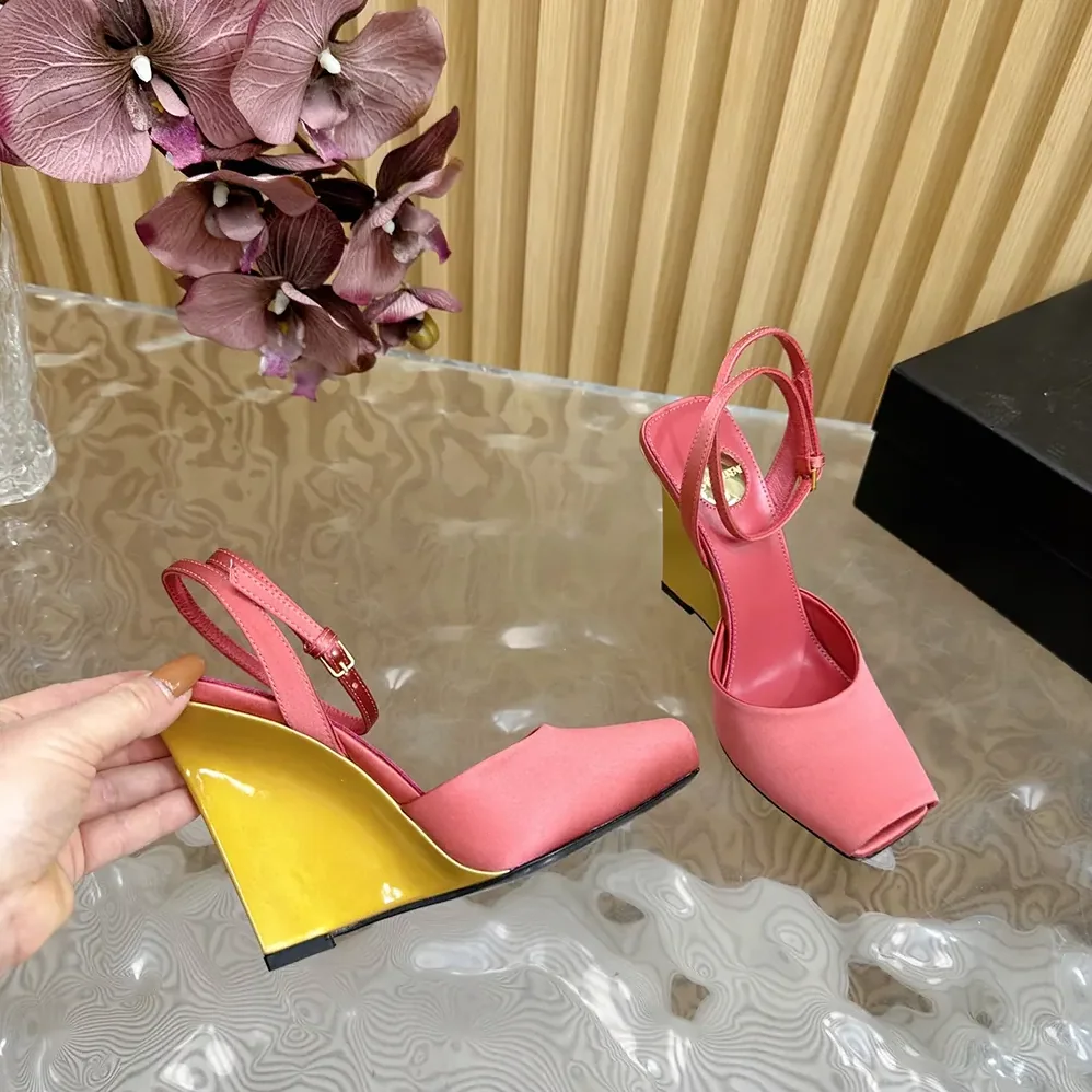 Saint Laurent YSL La Scandale Wedges in Satin Crepe for Women in Pink