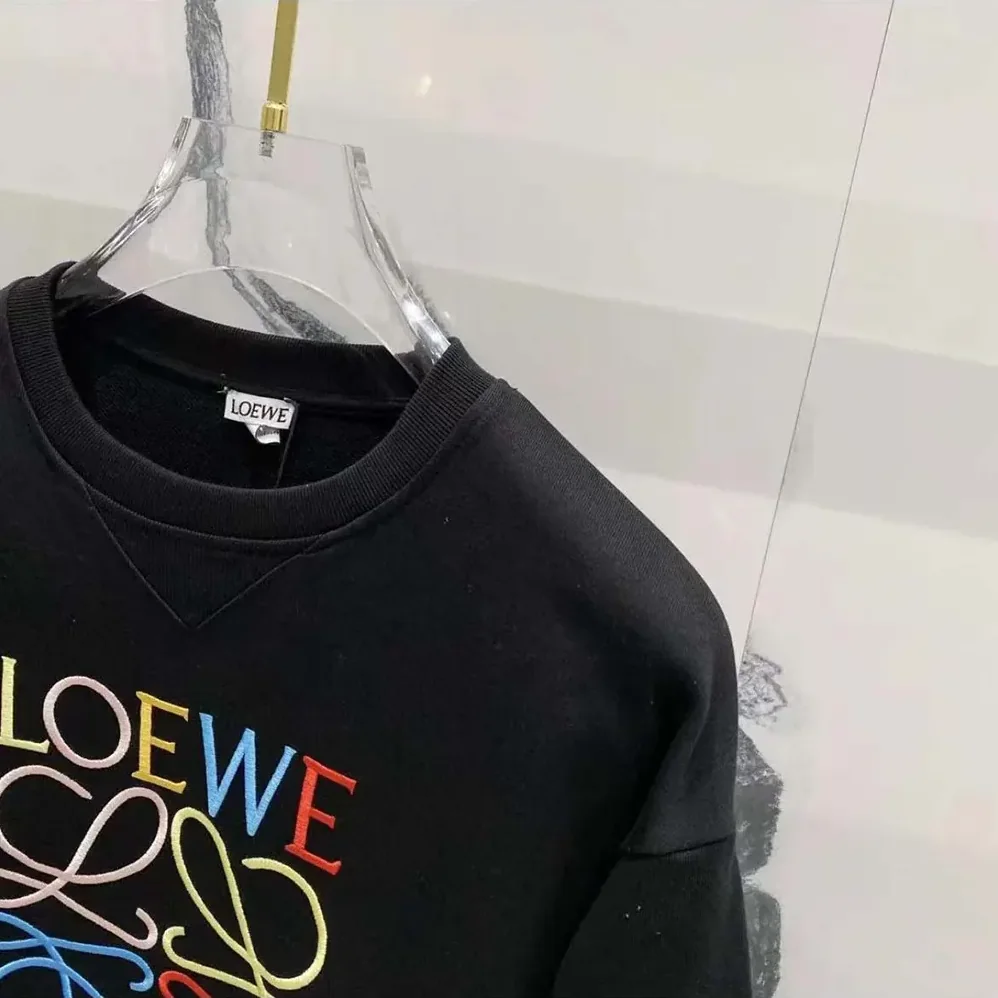 Loewe Anagram Regular Fit Sweatshirt in Cotton for Men in Black/Red Loewe Anagram Regular Fit Sweatshirt in Cotton for Men in Black/Red